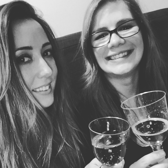 Meet your Posher, Jillian - Picture 3 of 3